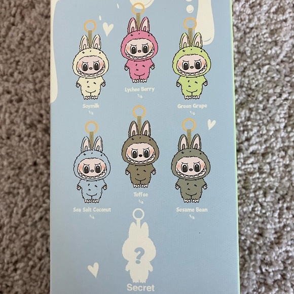 POP MART The Monsters - Exciting Macaron Labubu - Sesame Bean (Gray) - Picture 6 of 7